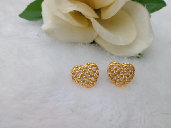 Earing Heart Shape Tops